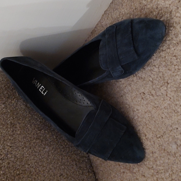Navy Blue Suede Flats by Vaneli - Size 8N - Picture 2 of 12